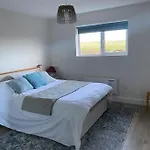 Relaxing Seaside Apartment In Garryvoe .